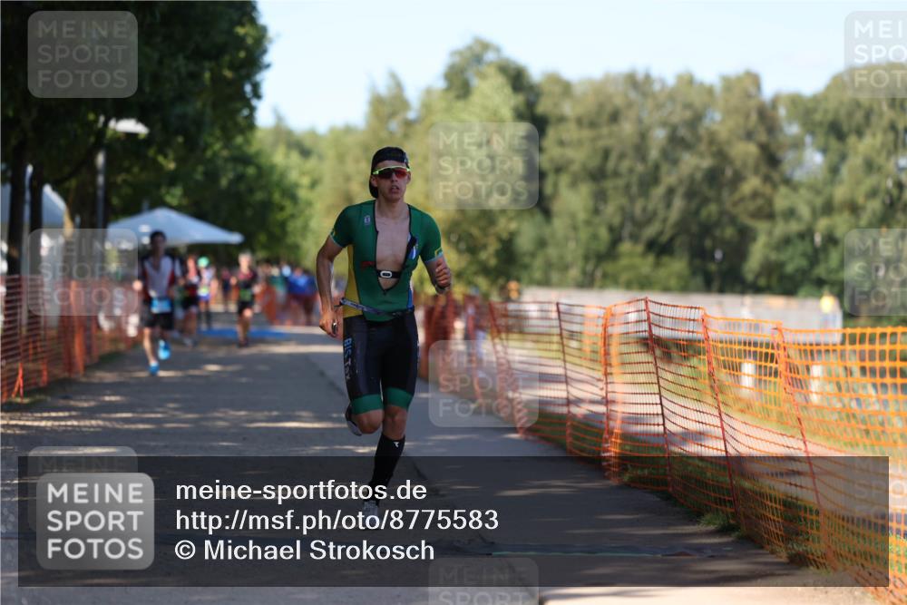07.09.2025 - 19. Norderstedt Triathlon Michael Strokosch http://msf.ph/oto/8775583 07.09.2025 15:46:01 Laufen 1505 meine-sportfotos.de