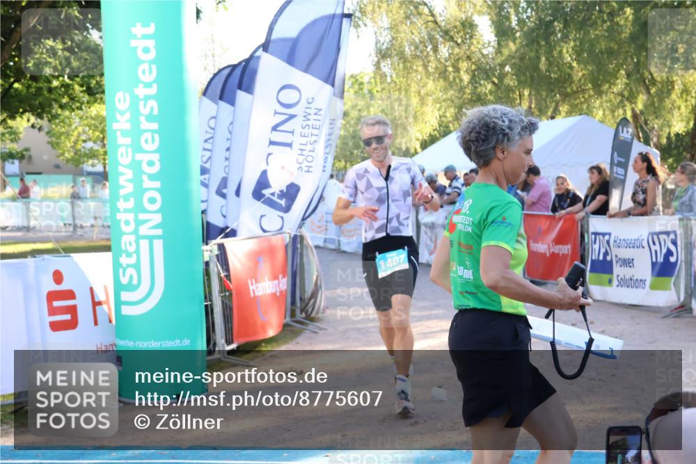 07.09.2025 - 19. Norderstedt Triathlon Zöllner http://msf.ph/oto/8775607 07.09.2025 17:01:48 Ziel 1407 meine-sportfotos.de