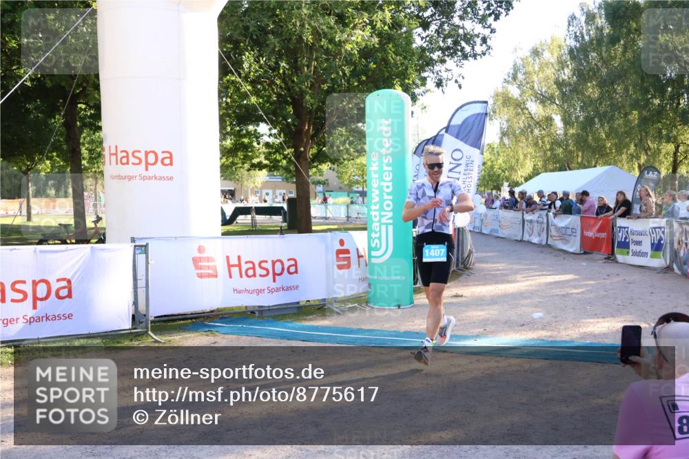 07.09.2025 - 19. Norderstedt Triathlon Zöllner http://msf.ph/oto/8775617 07.09.2025 17:01:49 Ziel 1407 meine-sportfotos.de