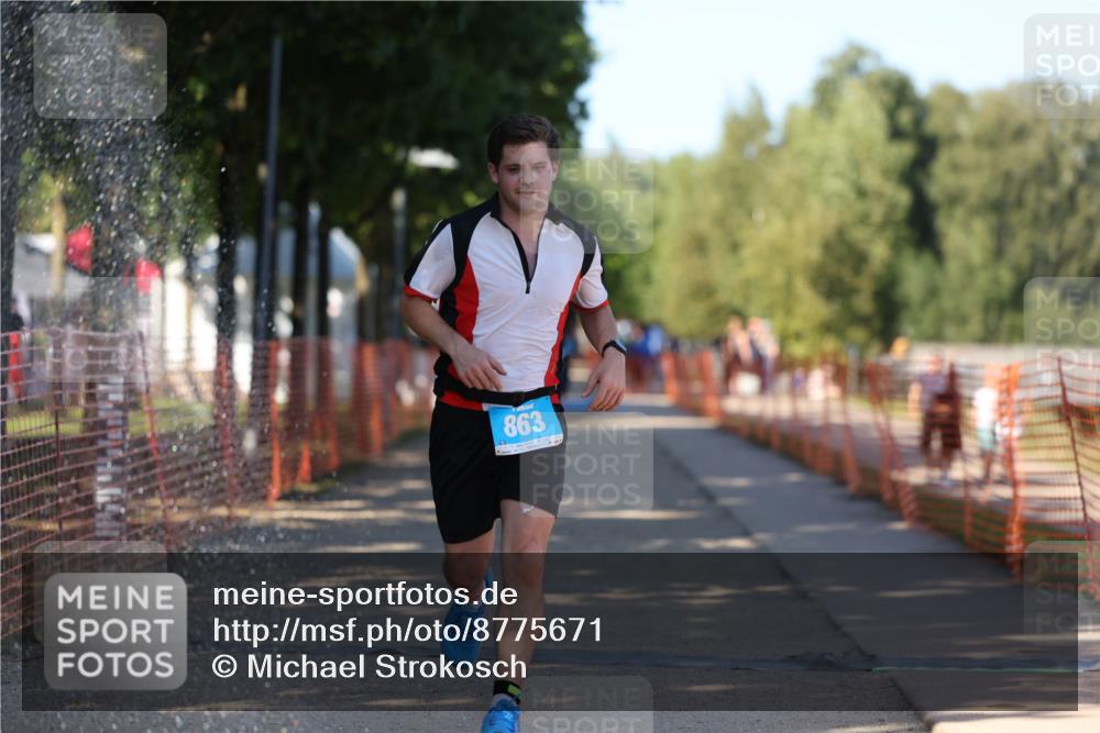 07.09.2025 - 19. Norderstedt Triathlon Michael Strokosch http://msf.ph/oto/8775671 07.09.2025 15:46:10 Laufen 446, 447 meine-sportfotos.de