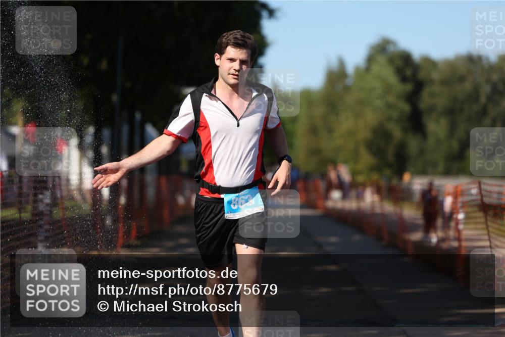 07.09.2025 - 19. Norderstedt Triathlon Michael Strokosch http://msf.ph/oto/8775679 07.09.2025 15:46:11 Laufen 446, 447 meine-sportfotos.de