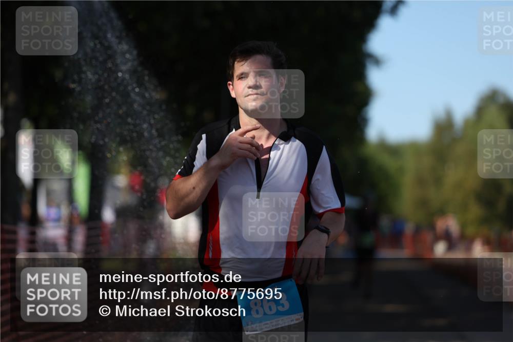 07.09.2025 - 19. Norderstedt Triathlon Michael Strokosch http://msf.ph/oto/8775695 07.09.2025 15:46:12 Laufen 446, 447 meine-sportfotos.de