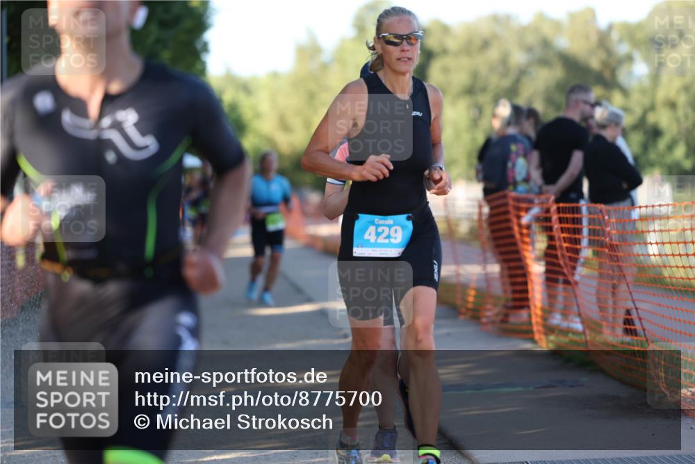 07.09.2025 - 19. Norderstedt Triathlon Michael Strokosch http://msf.ph/oto/8775700 07.09.2025 16:44:49 Laufen 429, 897, 925, 1045, 1072, 1082, 1101, 1609 meine-sportfotos.de