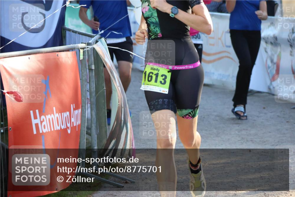 07.09.2025 - 19. Norderstedt Triathlon Zöllner http://msf.ph/oto/8775701 07.09.2025 17:02:47 Ziel 950, 1613 meine-sportfotos.de