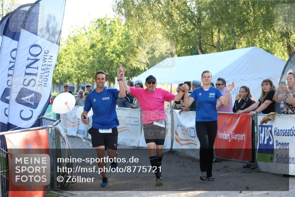 07.09.2025 - 19. Norderstedt Triathlon Zöllner http://msf.ph/oto/8775721 07.09.2025 17:02:49 Ziel 950, 1613 meine-sportfotos.de