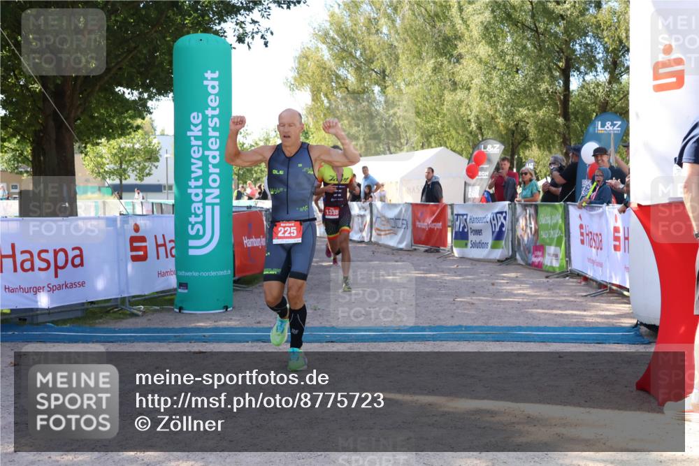 07.09.2025 - 19. Norderstedt Triathlon Zöllner http://msf.ph/oto/8775723 07.09.2025 11:51:04 Ziel 225, 1185, 1335 meine-sportfotos.de