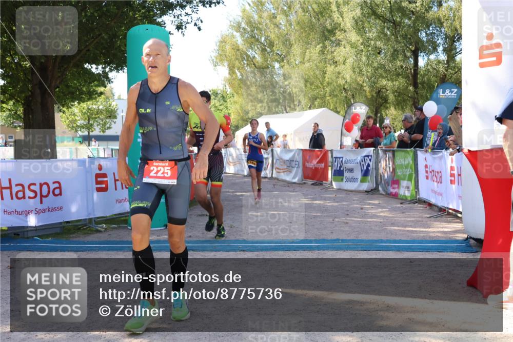 07.09.2025 - 19. Norderstedt Triathlon Zöllner http://msf.ph/oto/8775736 07.09.2025 11:51:05 Ziel 225, 1185, 1335 meine-sportfotos.de