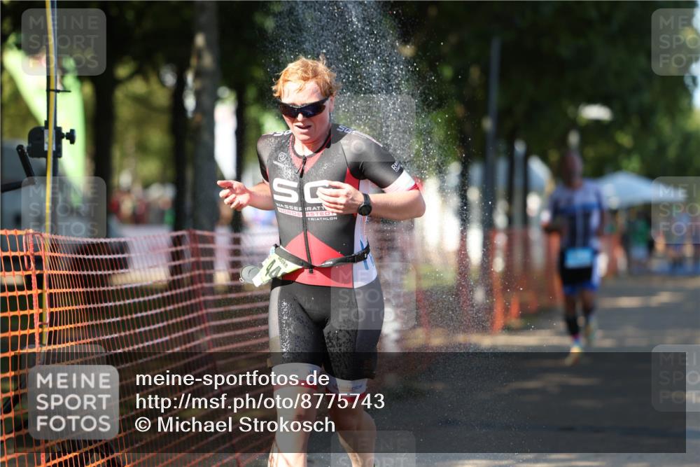 07.09.2025 - 19. Norderstedt Triathlon Michael Strokosch http://msf.ph/oto/8775743 07.09.2025 15:46:19 Laufen 446, 447 meine-sportfotos.de
