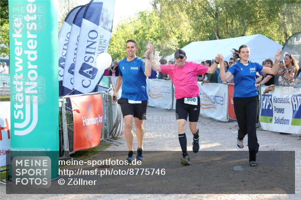 07.09.2025 - 19. Norderstedt Triathlon Zöllner http://msf.ph/oto/8775746 07.09.2025 17:02:50 Ziel 950, 1613 meine-sportfotos.de