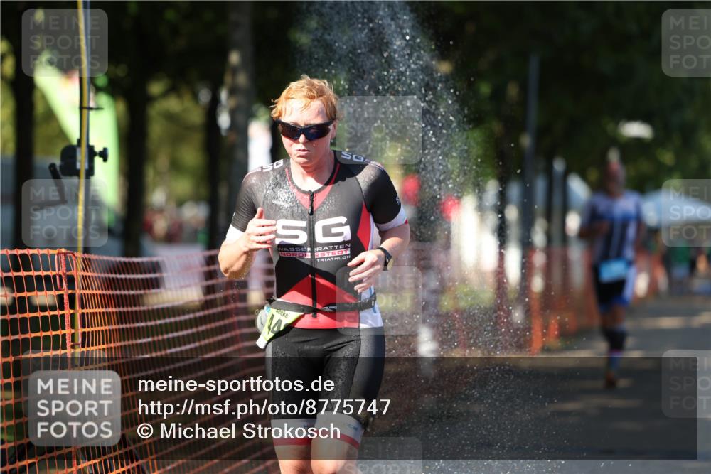 07.09.2025 - 19. Norderstedt Triathlon Michael Strokosch http://msf.ph/oto/8775747 07.09.2025 15:46:20 Laufen 446, 447 meine-sportfotos.de