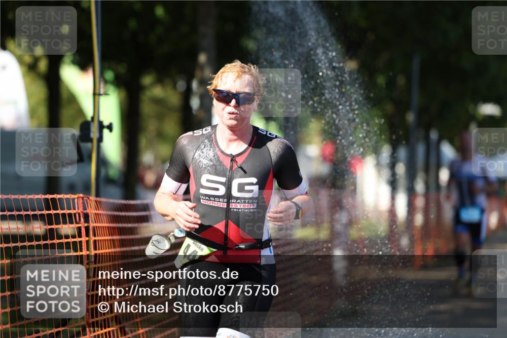 07.09.2025 - 19. Norderstedt Triathlon Michael Strokosch http://msf.ph/oto/8775750 07.09.2025 15:46:20 Laufen 446, 447 meine-sportfotos.de