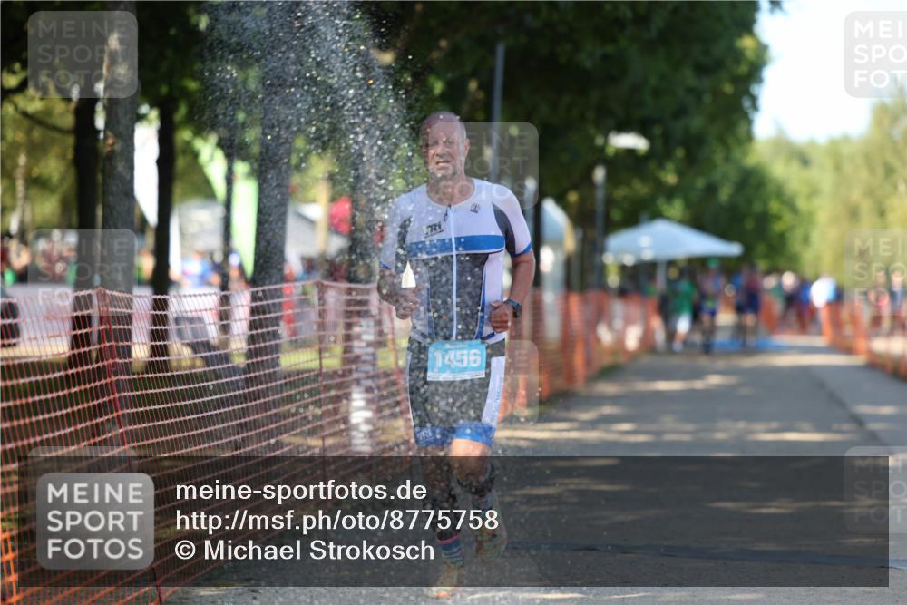 07.09.2025 - 19. Norderstedt Triathlon Michael Strokosch http://msf.ph/oto/8775758 07.09.2025 15:46:22 Laufen 446, 447 meine-sportfotos.de