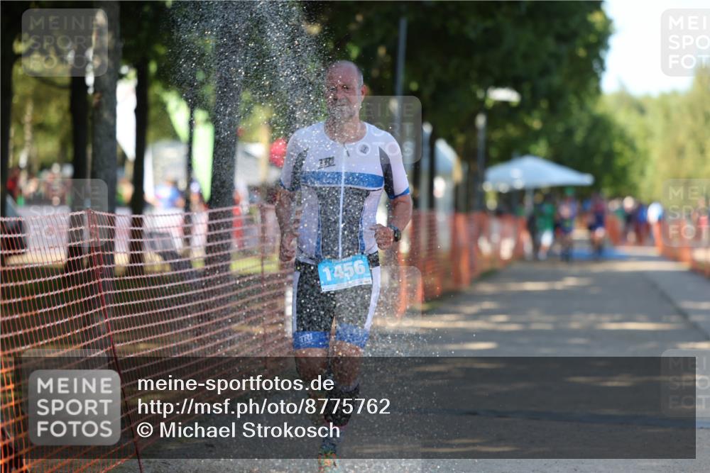 07.09.2025 - 19. Norderstedt Triathlon Michael Strokosch http://msf.ph/oto/8775762 07.09.2025 15:46:22 Laufen 446, 447 meine-sportfotos.de