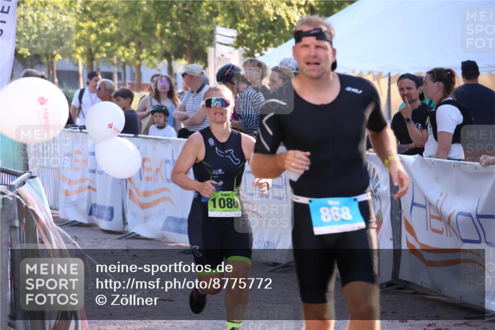 07.09.2025 - 19. Norderstedt Triathlon Zöllner http://msf.ph/oto/8775772 07.09.2025 17:03:04 Ziel 868, 1086 meine-sportfotos.de