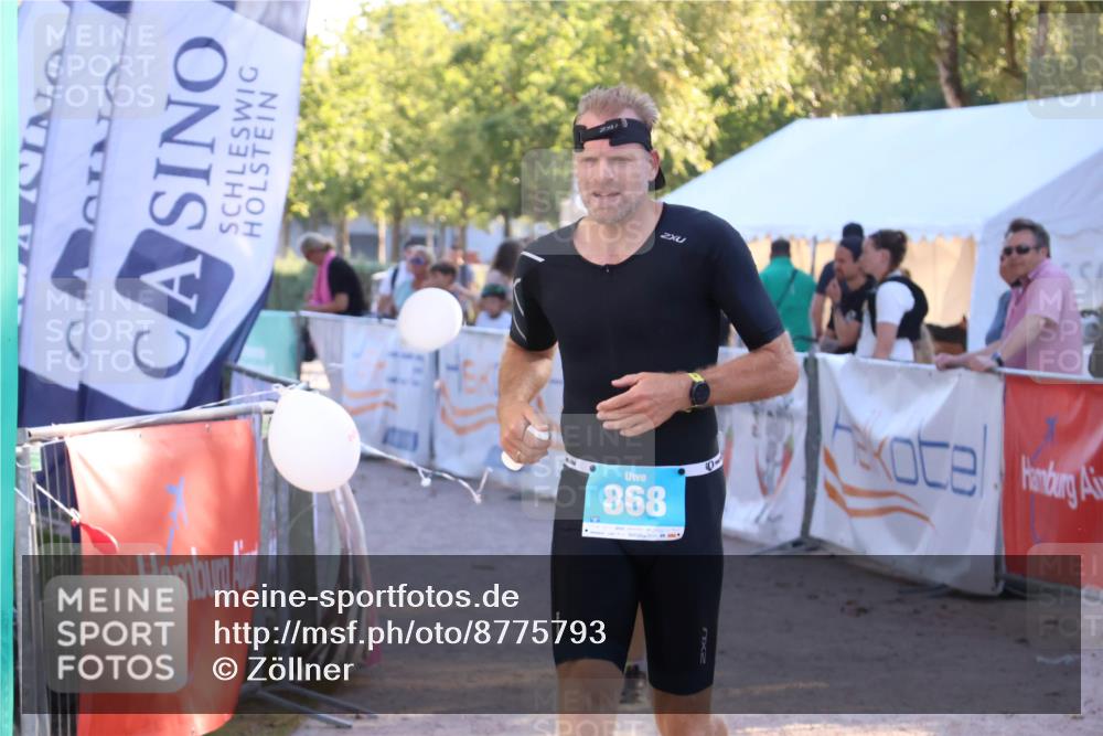 07.09.2025 - 19. Norderstedt Triathlon Zöllner http://msf.ph/oto/8775793 07.09.2025 17:03:05 Ziel 868, 1086 meine-sportfotos.de