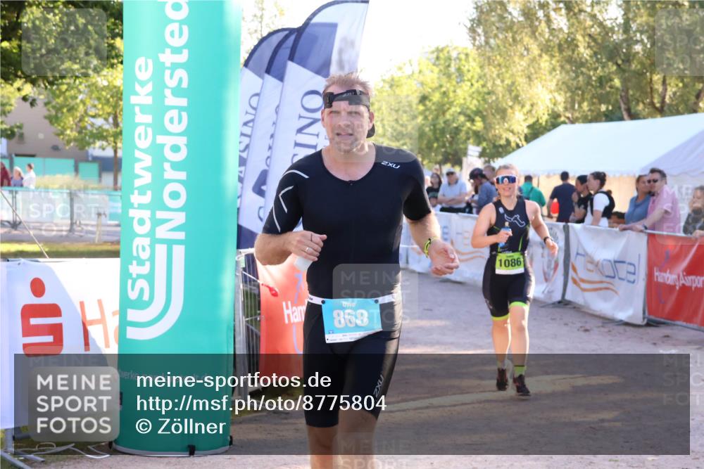07.09.2025 - 19. Norderstedt Triathlon Zöllner http://msf.ph/oto/8775804 07.09.2025 17:03:06 Ziel 868, 1086 meine-sportfotos.de