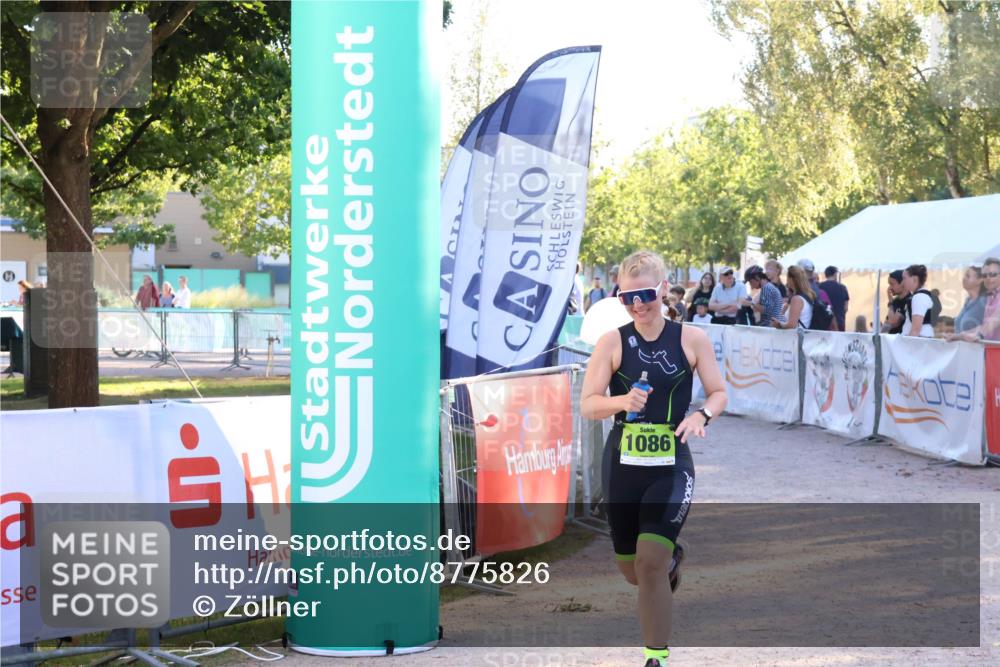 07.09.2025 - 19. Norderstedt Triathlon Zöllner http://msf.ph/oto/8775826 07.09.2025 17:03:07 Ziel 868, 1086 meine-sportfotos.de