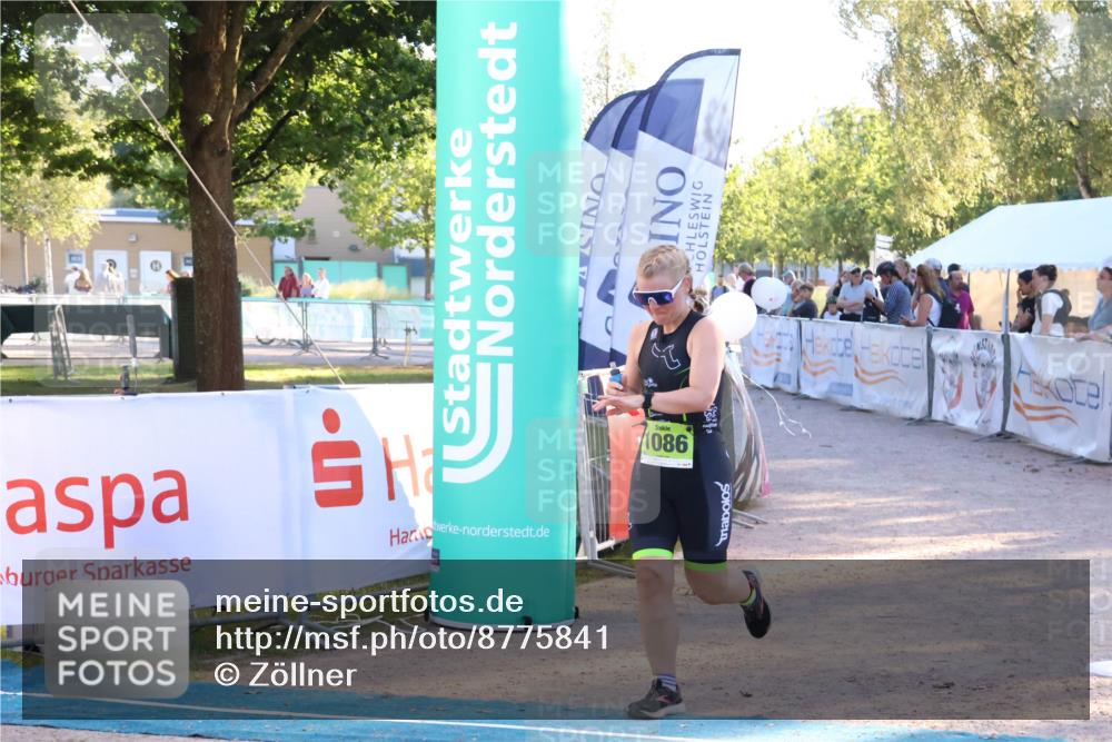 07.09.2025 - 19. Norderstedt Triathlon Zöllner http://msf.ph/oto/8775841 07.09.2025 17:03:08 Ziel 868, 1086 meine-sportfotos.de