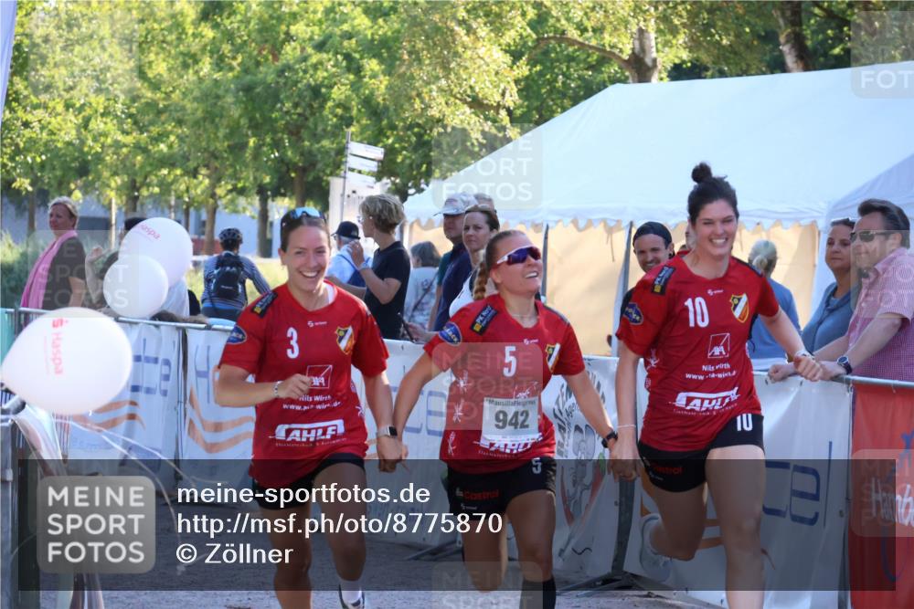 07.09.2025 - 19. Norderstedt Triathlon Zöllner http://msf.ph/oto/8775870 07.09.2025 17:04:10 Ziel 942 meine-sportfotos.de