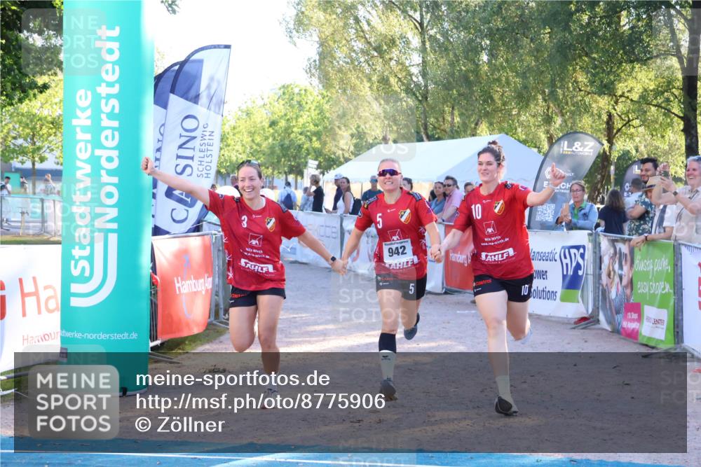 07.09.2025 - 19. Norderstedt Triathlon Zöllner http://msf.ph/oto/8775906 07.09.2025 17:04:11 Ziel 942 meine-sportfotos.de