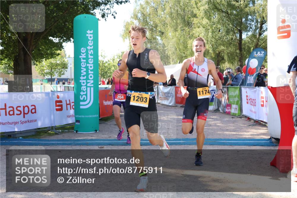 07.09.2025 - 19. Norderstedt Triathlon Zöllner http://msf.ph/oto/8775911 07.09.2025 11:53:35 Ziel 204, 1174, 1203 meine-sportfotos.de
