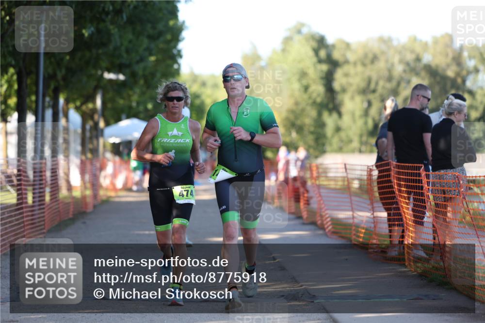 07.09.2025 - 19. Norderstedt Triathlon Michael Strokosch http://msf.ph/oto/8775918 07.09.2025 16:45:37 Laufen 953, 1043 meine-sportfotos.de