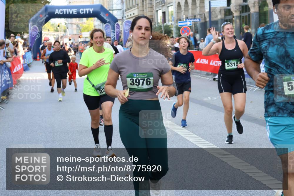 07.09.2025 - BARMER Alsterlauf Strokosch-Dieckow http://msf.ph/oto/8775920 07.09.2025 10:07:51 Ziel 2360, 2465, 2723, 2782, 3041, 3134, 3192, 3477, 3493, 3740, 4086, 4087, 4088, 4449, 5053, 5139, 5140, 5404, 5902, 5986, 6099, 6100, 6210, 8164, 8244, 8345 meine-sportfotos.de