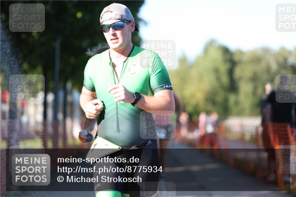 07.09.2025 - 19. Norderstedt Triathlon Michael Strokosch http://msf.ph/oto/8775934 07.09.2025 16:45:39 Laufen 953, 1043 meine-sportfotos.de