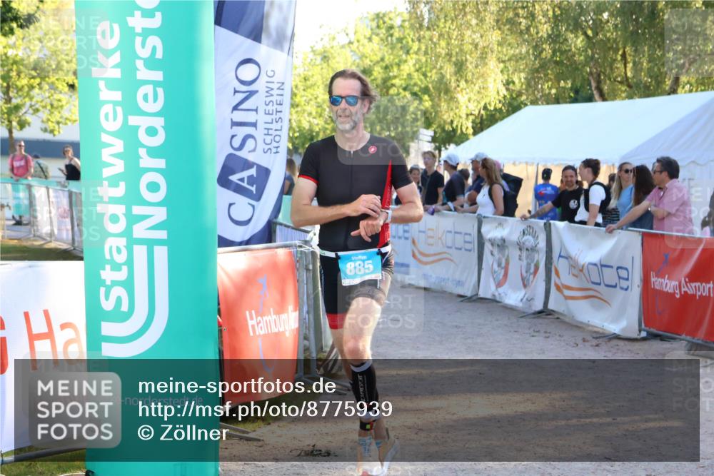 07.09.2025 - 19. Norderstedt Triathlon Zöllner http://msf.ph/oto/8775939 07.09.2025 17:05:43 Ziel 885 meine-sportfotos.de