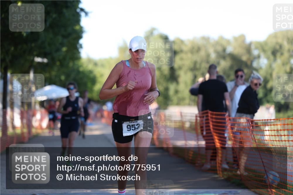 07.09.2025 - 19. Norderstedt Triathlon Michael Strokosch http://msf.ph/oto/8775951 07.09.2025 16:45:41 Laufen 953, 954, 1043, 1621 meine-sportfotos.de