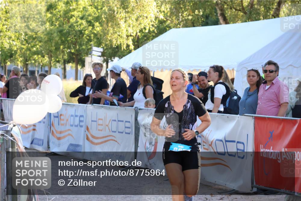 07.09.2025 - 19. Norderstedt Triathlon Zöllner http://msf.ph/oto/8775964 07.09.2025 17:05:52 Ziel 887 meine-sportfotos.de