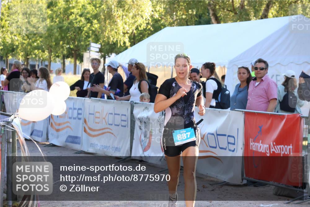 07.09.2025 - 19. Norderstedt Triathlon Zöllner http://msf.ph/oto/8775970 07.09.2025 17:05:52 Ziel 887 meine-sportfotos.de