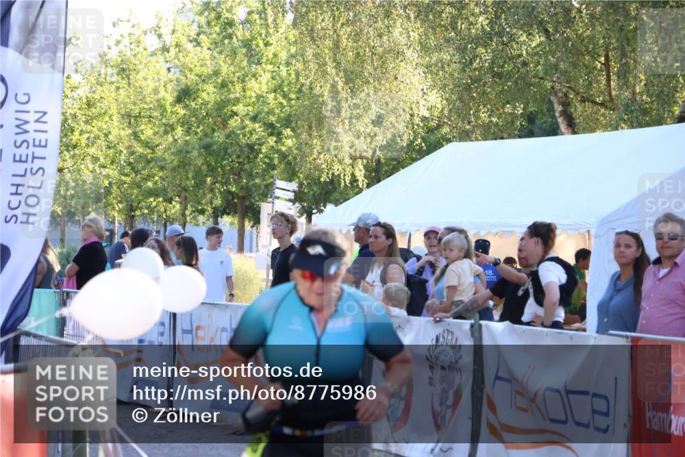 07.09.2025 - 19. Norderstedt Triathlon Zöllner http://msf.ph/oto/8775986 07.09.2025 17:05:59 Ziel 887, 1108 meine-sportfotos.de