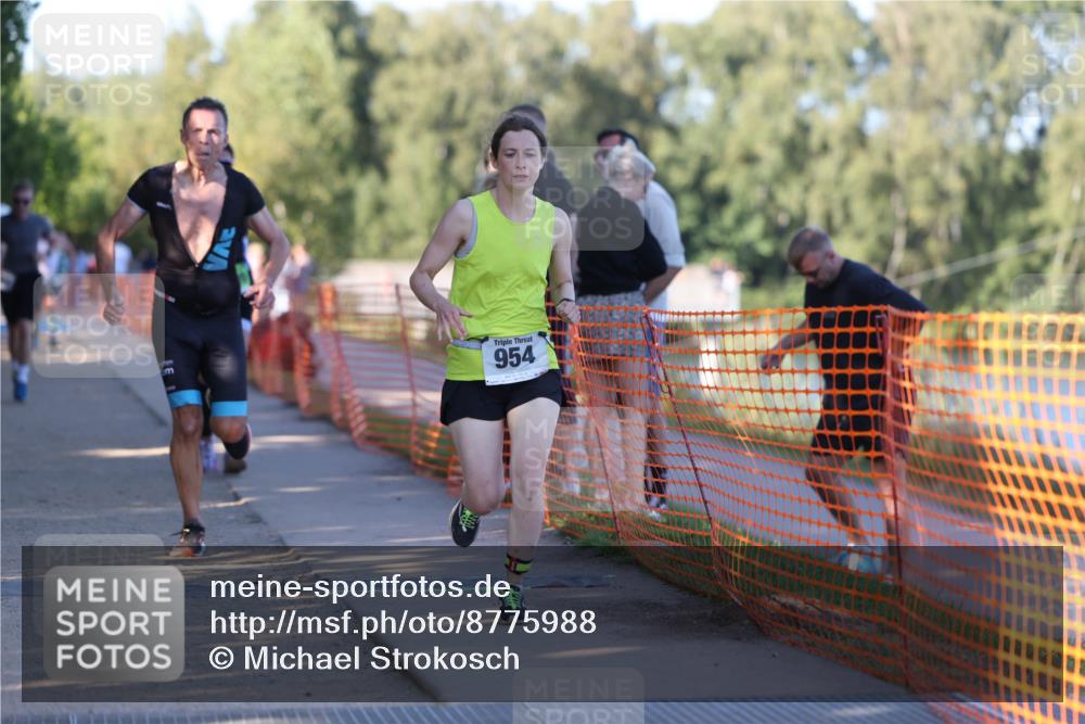 07.09.2025 - 19. Norderstedt Triathlon Michael Strokosch http://msf.ph/oto/8775988 07.09.2025 16:45:48 Laufen 951, 954, 1043, 1509, 1621 meine-sportfotos.de
