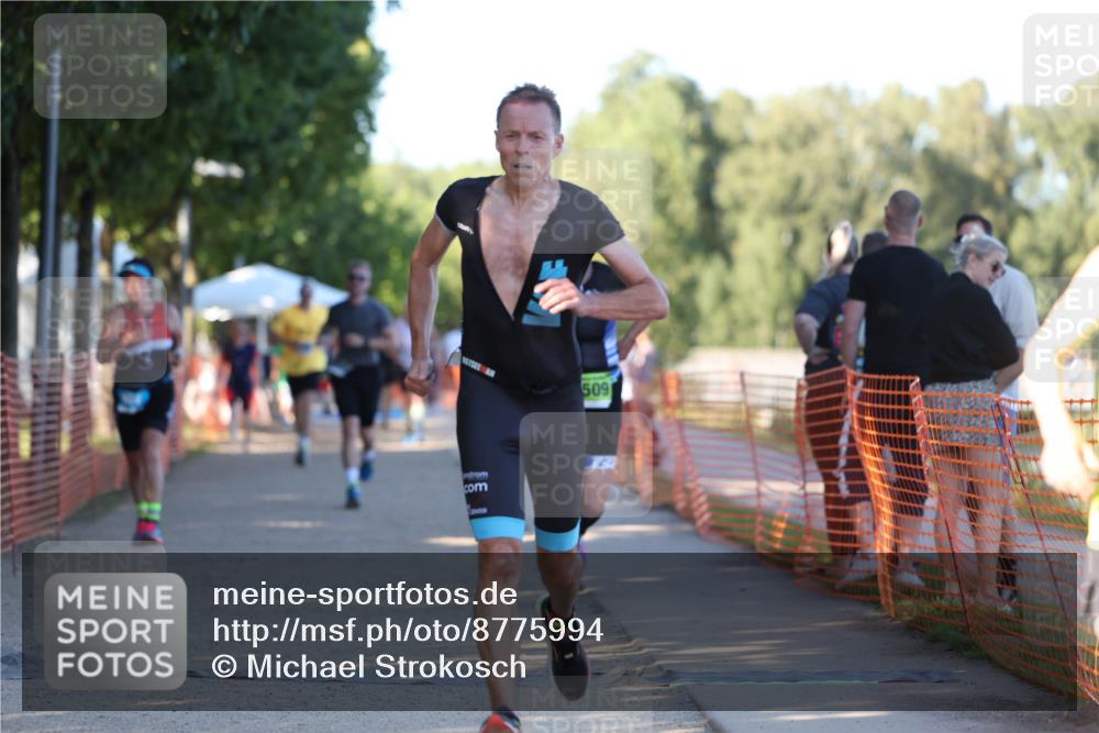 07.09.2025 - 19. Norderstedt Triathlon Michael Strokosch http://msf.ph/oto/8775994 07.09.2025 16:45:49 Laufen 951, 954, 1509, 1621 meine-sportfotos.de