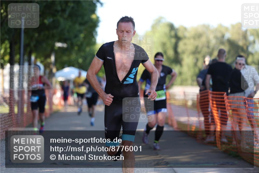 07.09.2025 - 19. Norderstedt Triathlon Michael Strokosch http://msf.ph/oto/8776001 07.09.2025 16:45:50 Laufen 951, 954, 1509, 1621 meine-sportfotos.de