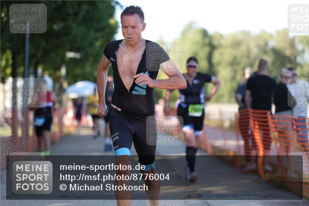 07.09.2025 - 19. Norderstedt Triathlon Michael Strokosch http://msf.ph/oto/8776004 07.09.2025 16:45:50 Laufen 951, 954, 1509, 1621 meine-sportfotos.de