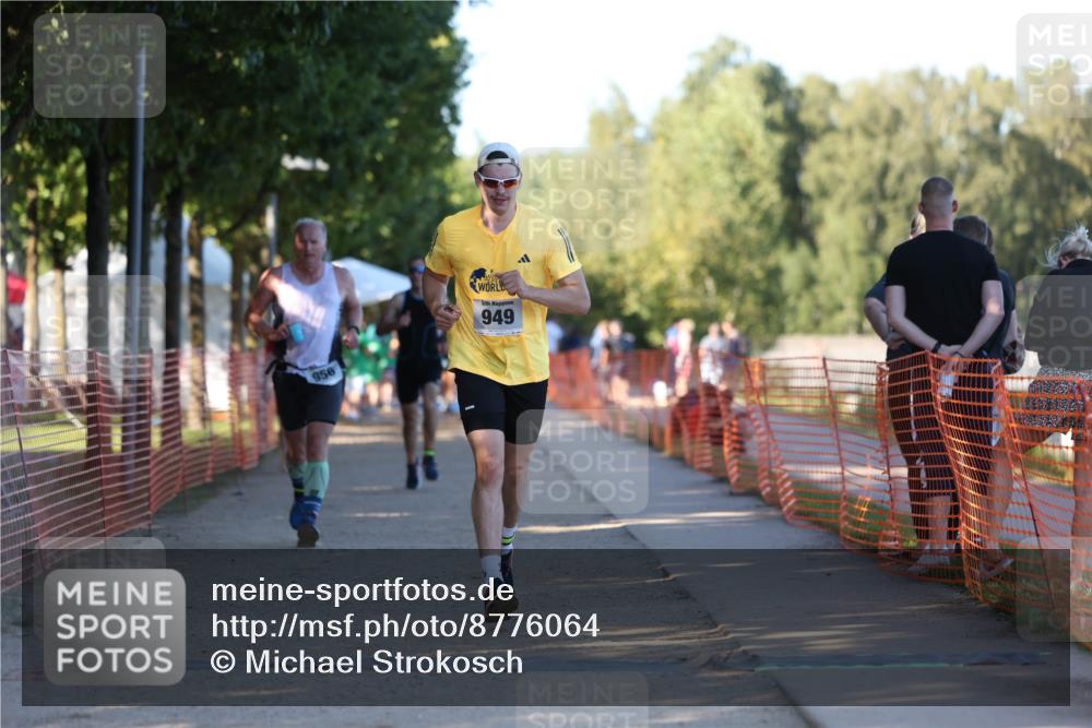 07.09.2025 - 19. Norderstedt Triathlon Michael Strokosch http://msf.ph/oto/8776064 07.09.2025 16:45:57 Laufen 949, 951, 956, 1601 meine-sportfotos.de