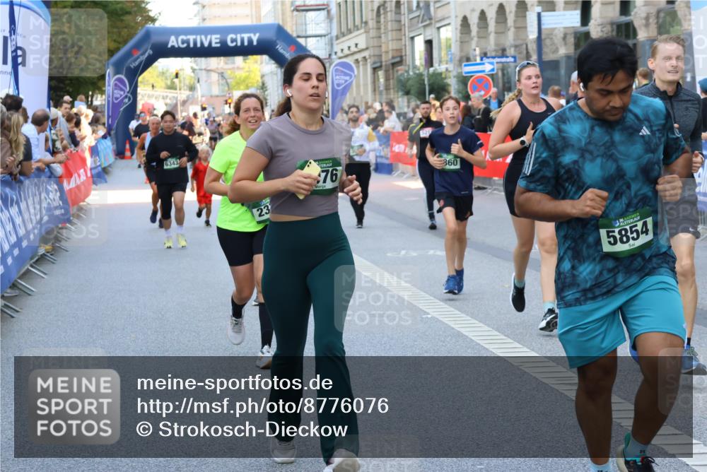 07.09.2025 - BARMER Alsterlauf Strokosch-Dieckow http://msf.ph/oto/8776076 07.09.2025 10:07:50 Ziel 2360, 2465, 2723, 2782, 3041, 3134, 3192, 3477, 3493, 3740, 4449, 5053, 5139, 5140, 5404, 5902, 5986, 6099, 6100, 6167, 8164, 8244, 8345 meine-sportfotos.de