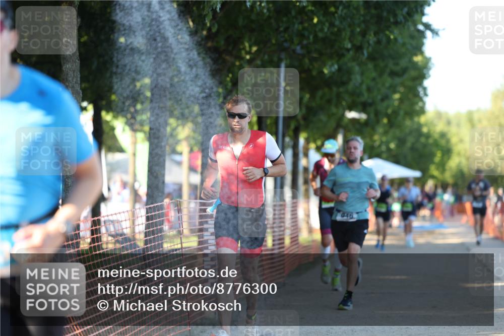 07.09.2025 - 19. Norderstedt Triathlon Michael Strokosch http://msf.ph/oto/8776300 07.09.2025 16:46:46 Laufen 383, 894, 946, 1581, 1611, 1616 meine-sportfotos.de