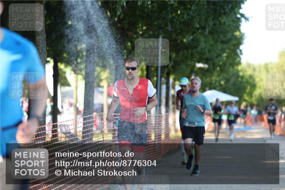 07.09.2025 - 19. Norderstedt Triathlon Michael Strokosch http://msf.ph/oto/8776304 07.09.2025 16:46:46 Laufen 383, 894, 946, 1581, 1611, 1616 meine-sportfotos.de