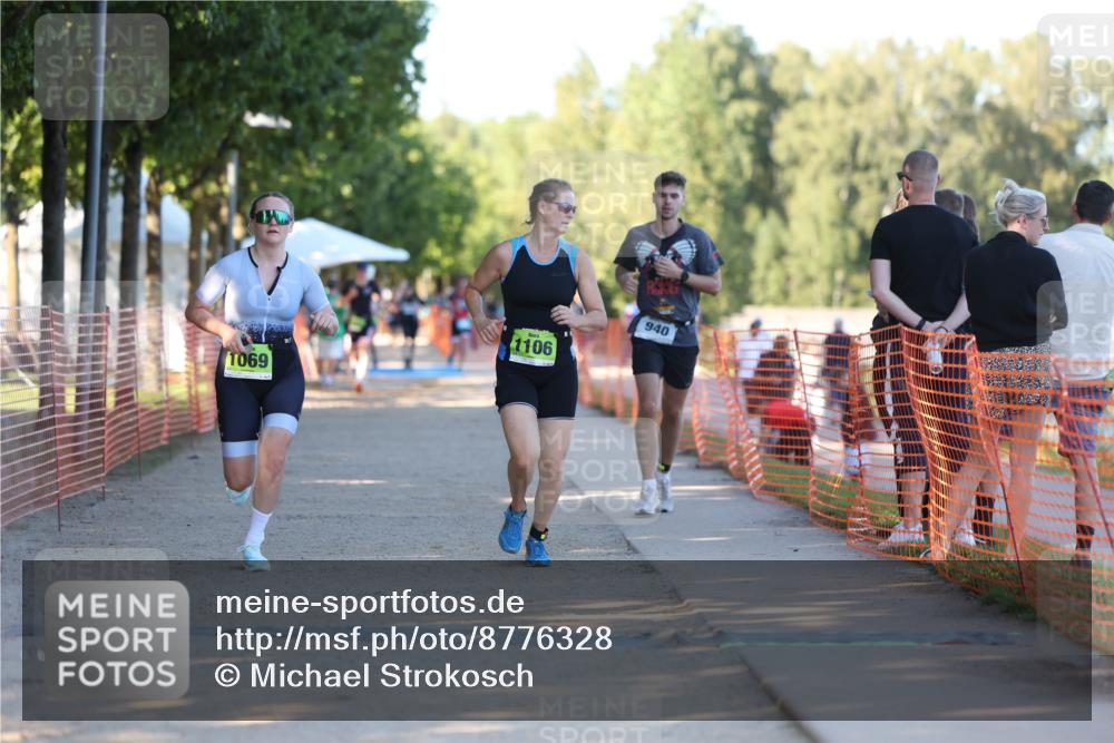 07.09.2025 - 19. Norderstedt Triathlon Michael Strokosch http://msf.ph/oto/8776328 07.09.2025 16:46:54 Laufen 940, 1069, 1106, 1611 meine-sportfotos.de
