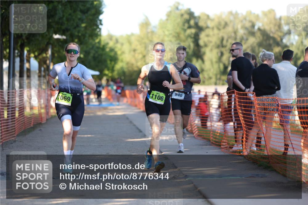 07.09.2025 - 19. Norderstedt Triathlon Michael Strokosch http://msf.ph/oto/8776344 07.09.2025 16:46:54 Laufen 940, 1069, 1106, 1611 meine-sportfotos.de