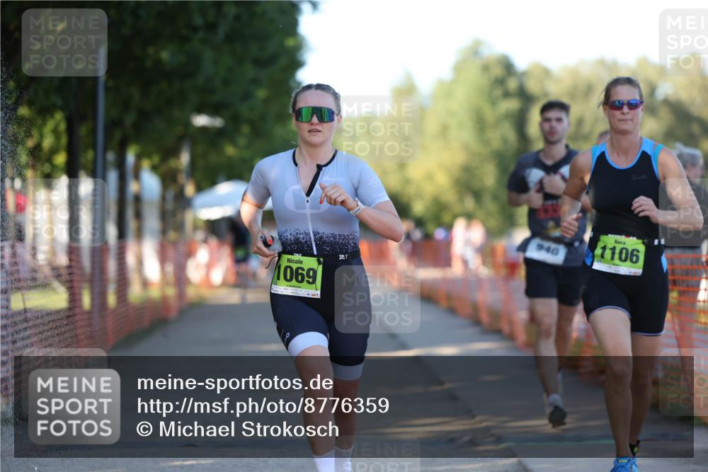 07.09.2025 - 19. Norderstedt Triathlon Michael Strokosch http://msf.ph/oto/8776359 07.09.2025 16:46:56 Laufen 940, 1069, 1106 meine-sportfotos.de