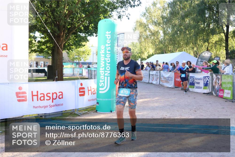 07.09.2025 - 19. Norderstedt Triathlon Zöllner http://msf.ph/oto/8776363 07.09.2025 17:07:46 Ziel 870, 902 meine-sportfotos.de