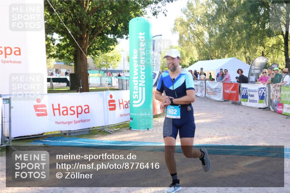 07.09.2025 - 19. Norderstedt Triathlon Zöllner http://msf.ph/oto/8776416 07.09.2025 17:07:49 Ziel 870, 902 meine-sportfotos.de