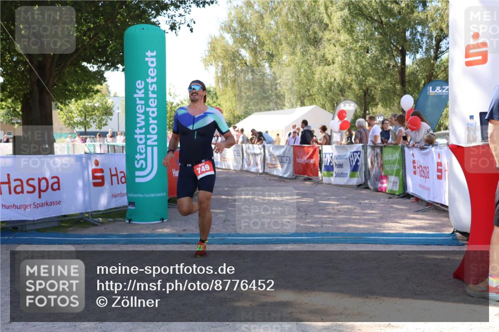 07.09.2025 - 19. Norderstedt Triathlon Zöllner http://msf.ph/oto/8776452 07.09.2025 12:00:47 Ziel 749, 1184 meine-sportfotos.de