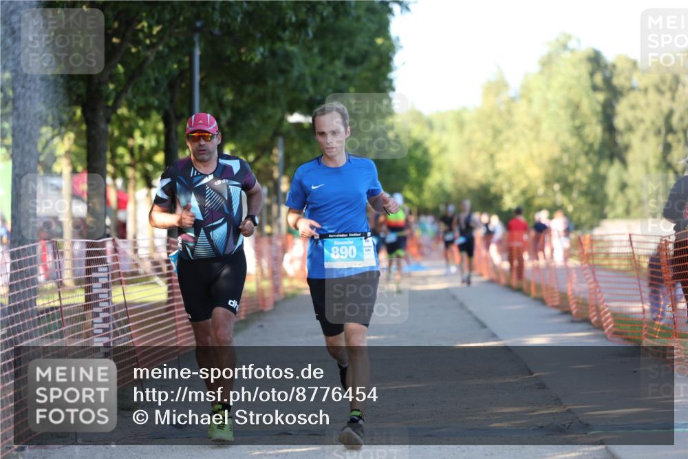 07.09.2025 - 19. Norderstedt Triathlon Michael Strokosch http://msf.ph/oto/8776454 07.09.2025 16:47:43 Laufen 409, 890, 1623 meine-sportfotos.de