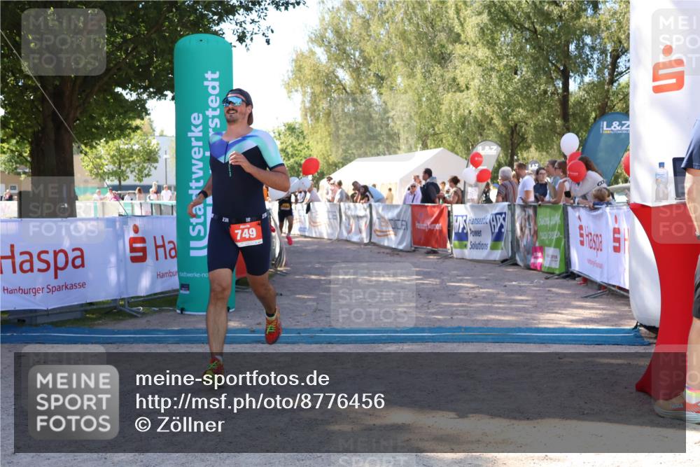 07.09.2025 - 19. Norderstedt Triathlon Zöllner http://msf.ph/oto/8776456 07.09.2025 12:00:47 Ziel 749, 1184 meine-sportfotos.de