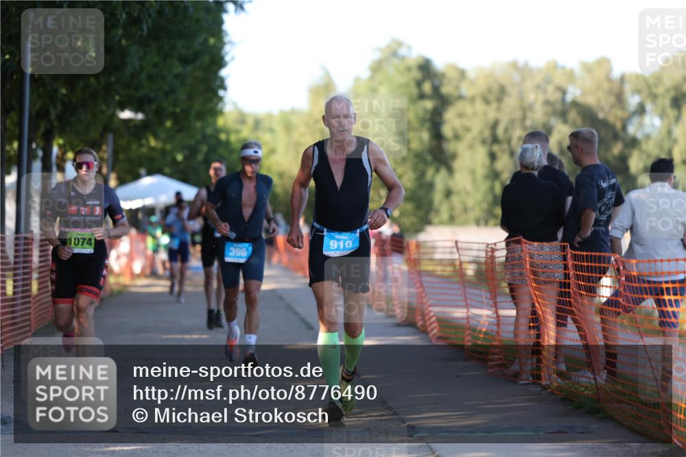 07.09.2025 - 19. Norderstedt Triathlon Michael Strokosch http://msf.ph/oto/8776490 07.09.2025 16:48:00 Laufen 396, 889, 910, 932, 1074, 1427 meine-sportfotos.de